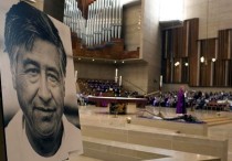Imagen de una misa en honor al activista Cérsar E. Chávez, en la Catedral de Nuestra Señora de los Ángeles, en Los Ángeles, California (EE.UU.). EFE/Archivo