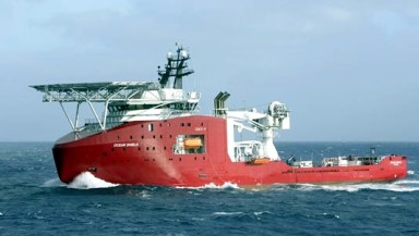 Imagen facilitada por el Deparmento australiano de Defensa que muestra al buque Ocean Shield en el Océano Índico durante la búsqueda del vuelo de Malaysia Airlines MH370 desaparecido desde un mes. EFE