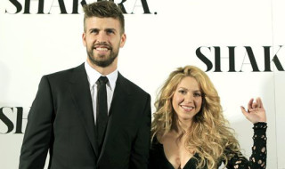 La cantante colombiana, Shakira, acompañada por su pareja, el futbolista del F. C. Barcelona, Gerard Piqué. EFE/Archivo