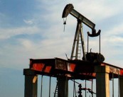 La cancelación del proyecto de Shell en los yacimientos de las arenas bituminosas de Alberta es una señal más de la rápida ralentización de la industria en Canadá ante el desplome de los precios del petróleo. EFE/Archivo